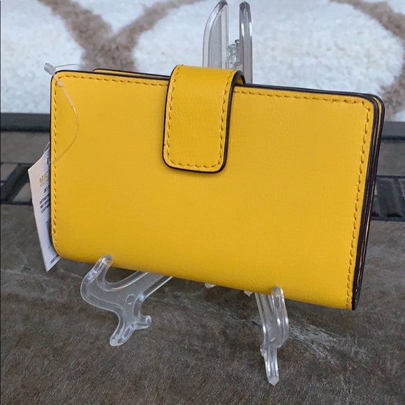 Michael Kors Jet Set Travel BIFLD Zip Coin Wallet - Picture 14 of 16